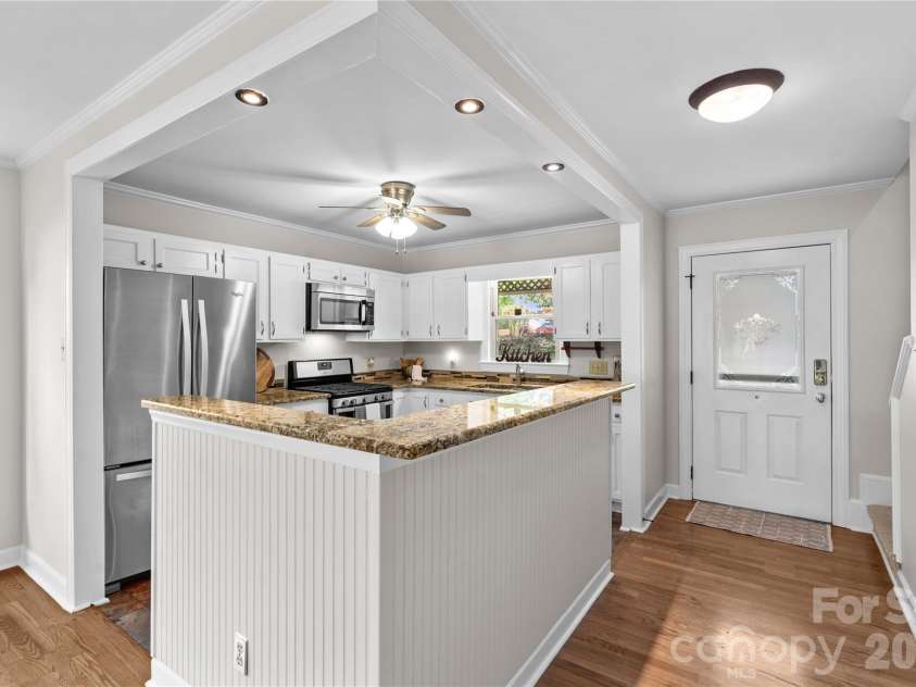 413 Windsor Lane, Statesville, NC 28677.  MLS# CAR4358815, YatesRealty ID 23770. 
