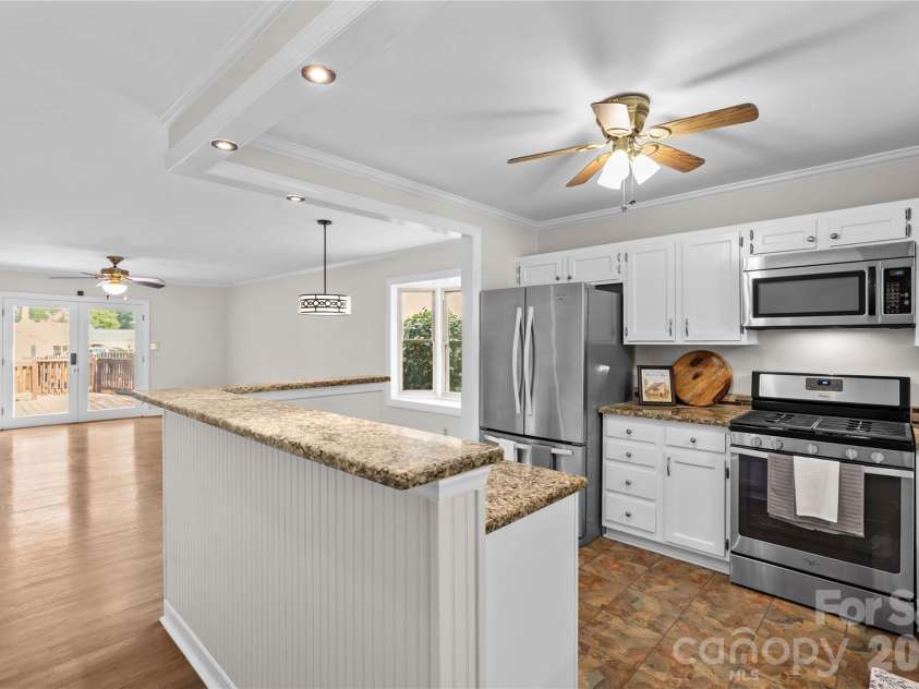 413 Windsor Lane, Statesville, NC 28677.  MLS# CAR4358815, YatesRealty ID 23770. 