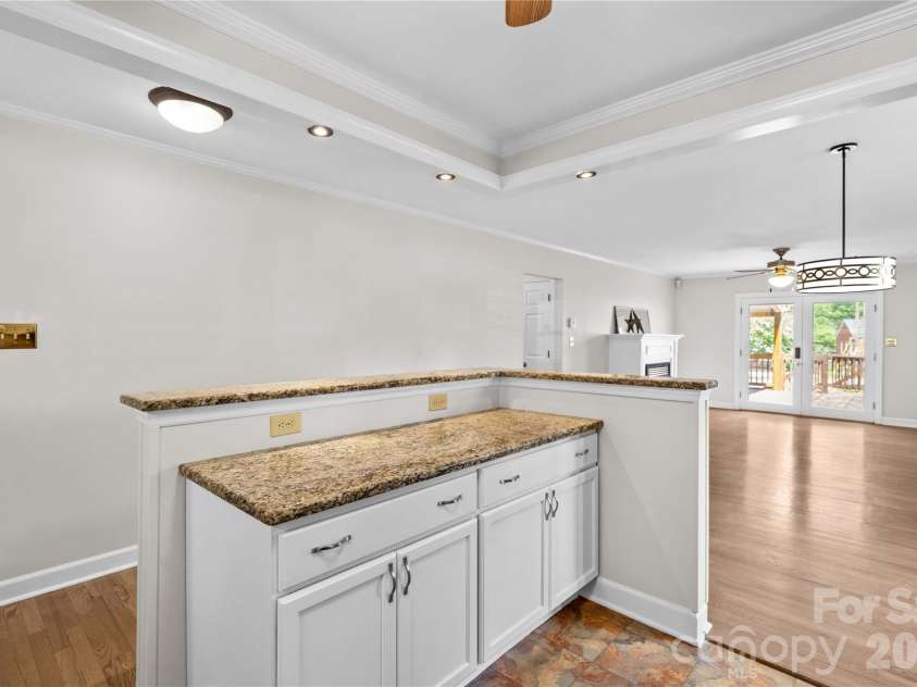 413 Windsor Lane, Statesville, NC 28677.  MLS# CAR4358815, YatesRealty ID 23770. 