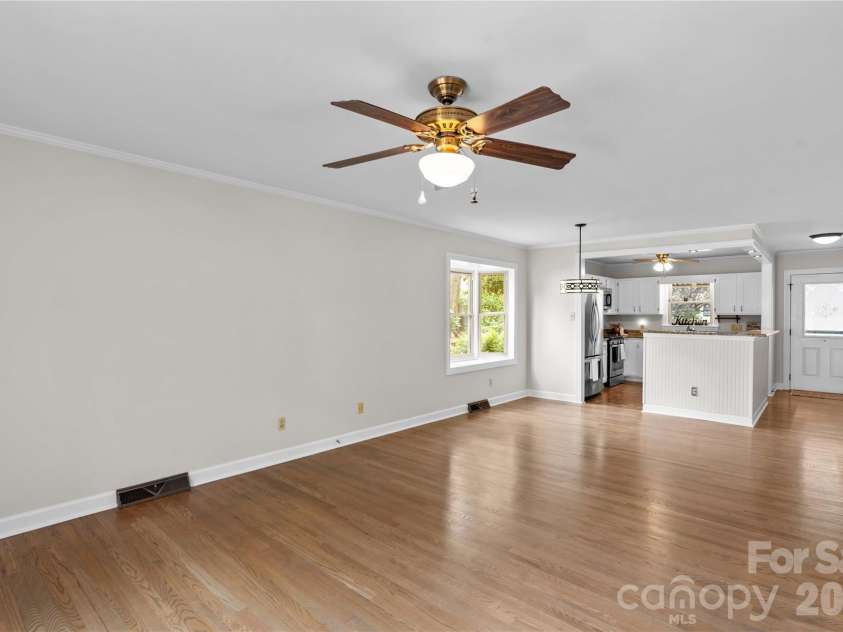 413 Windsor Lane, Statesville, NC 28677.  MLS# CAR4358815, YatesRealty ID 23770. 