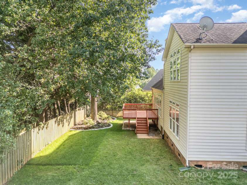 19509 Trintella Lane, Cornelius, NC 28031.  MLS# CAR4271357, YatesRealty ID 23771. Fenced yard