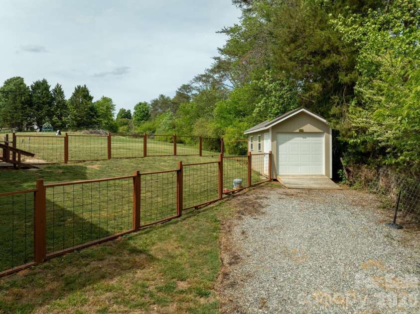 3680 Rocky Road, Lenoir, NC 28645.  MLS# CAR4378978, YatesRealty ID 23771. 