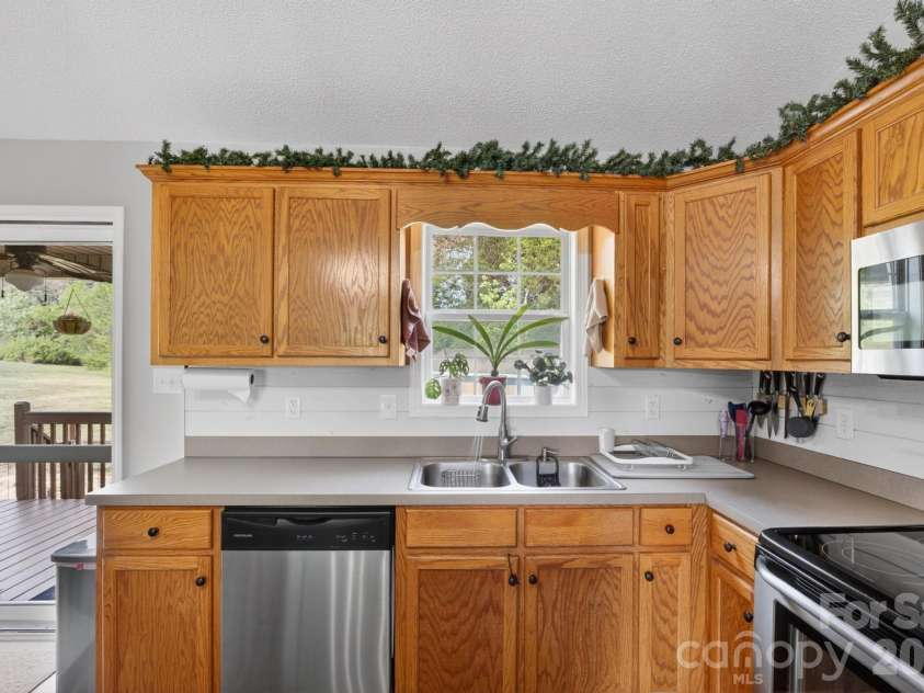 3680 Rocky Road, Lenoir, NC 28645.  MLS# CAR4378978, YatesRealty ID 23771. 