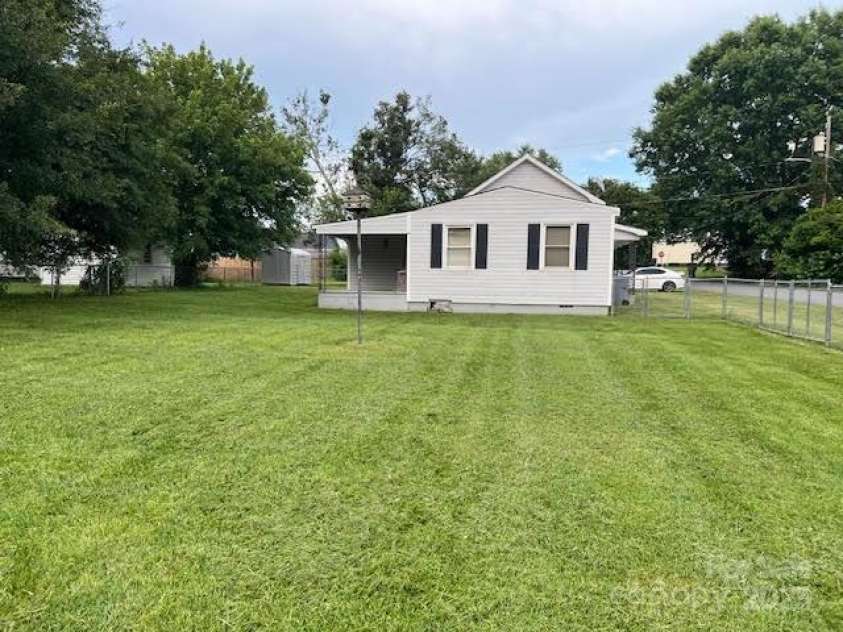 104 Franklin Street, Clover, SC 29710.  MLS# CAR4277310, YatesRealty ID 23774. 