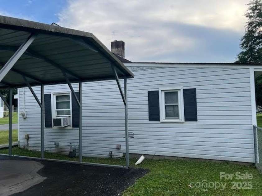 104 Franklin Street, Clover, SC 29710.  MLS# CAR4277310, YatesRealty ID 23774. 