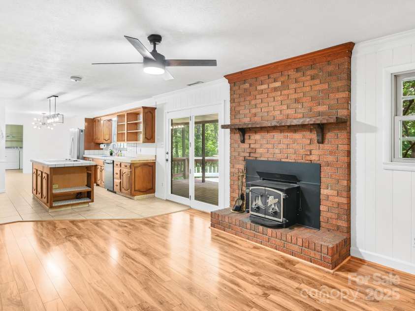 8 Mayfair Drive, Candler, NC 28715.  MLS# CAR4273573, YatesRealty ID 23775. 