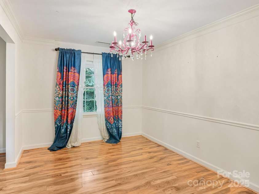 8 Mayfair Drive, Candler, NC 28715.  MLS# CAR4273573, YatesRealty ID 23775. 