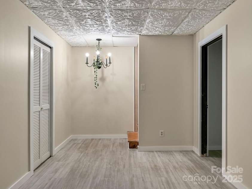 8 Mayfair Drive, Candler, NC 28715.  MLS# CAR4273573, YatesRealty ID 23775. 