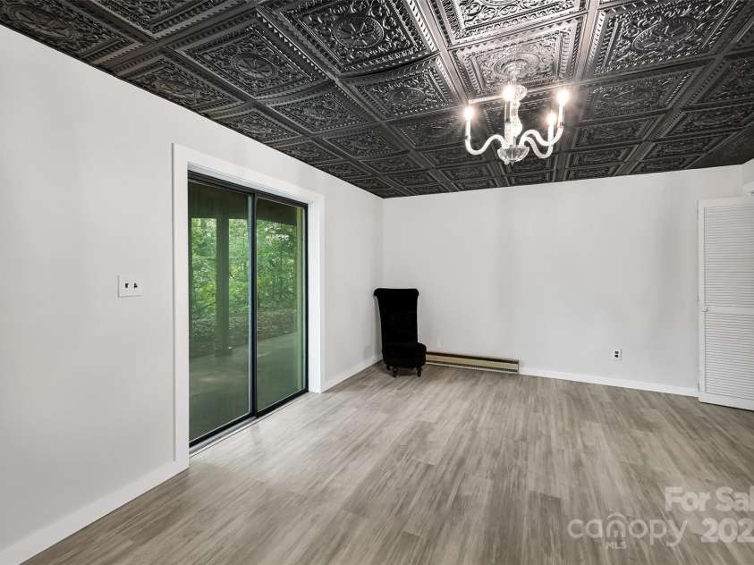 8 Mayfair Drive, Candler, NC 28715.  MLS# CAR4273573, YatesRealty ID 23775. 