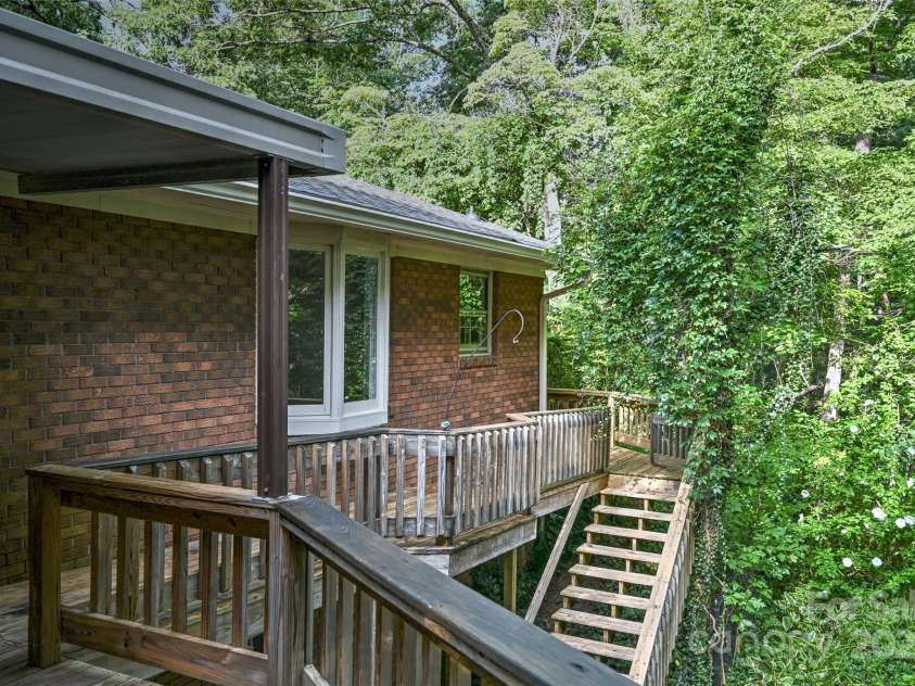 8 Mayfair Drive, Candler, NC 28715.  MLS# CAR4273573, YatesRealty ID 23775. 