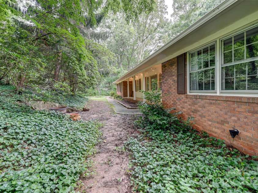 8 Mayfair Drive, Candler, NC 28715.  MLS# CAR4273573, YatesRealty ID 23775. 