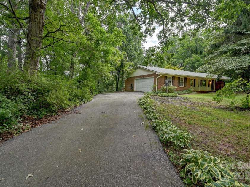 8 Mayfair Drive, Candler, NC 28715.  MLS# CAR4273573, YatesRealty ID 23775. 