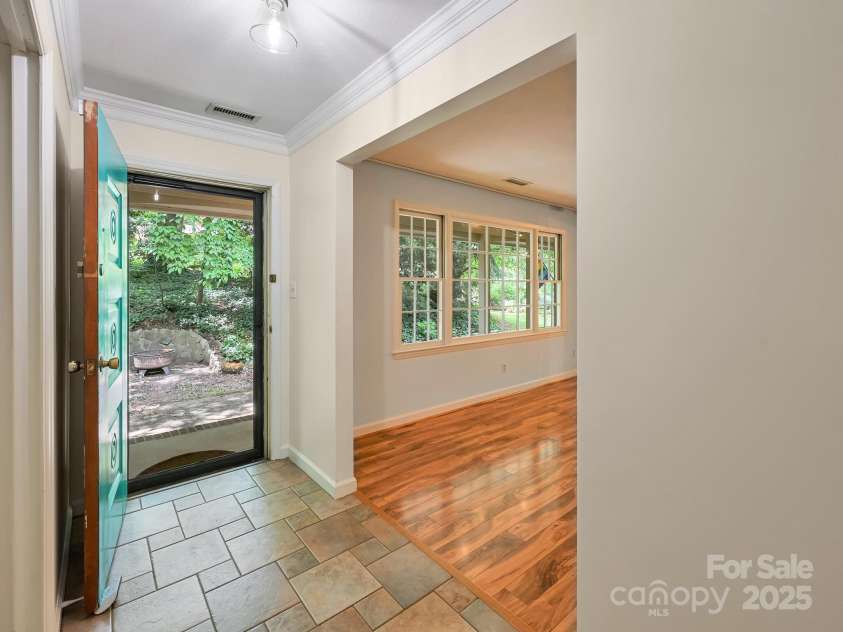 8 Mayfair Drive, Candler, NC 28715.  MLS# CAR4273573, YatesRealty ID 23775. Foyer