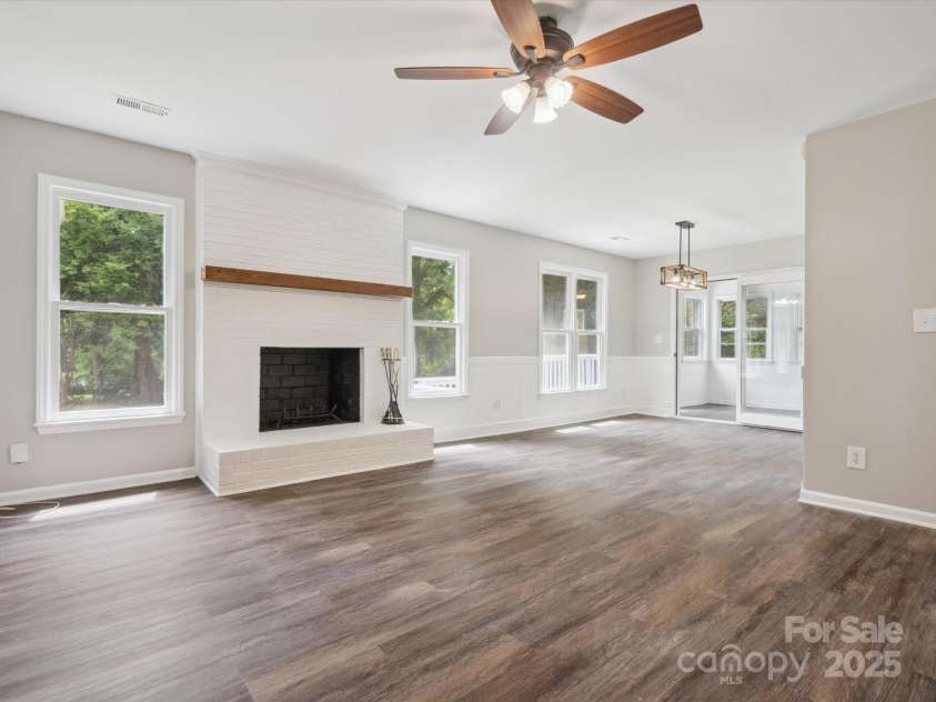 1109 Manchester Lane, Charlotte, NC 28227.  MLS# CAR4275775, YatesRealty ID 23776. 