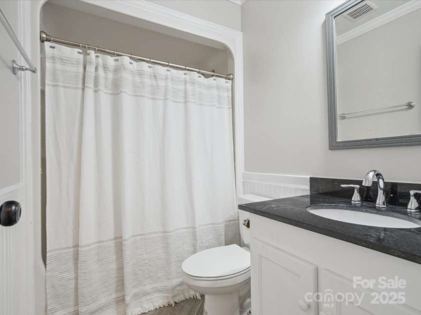 1109 Manchester Lane, Charlotte, NC 28227.  MLS# CAR4275775, YatesRealty ID 23776. 