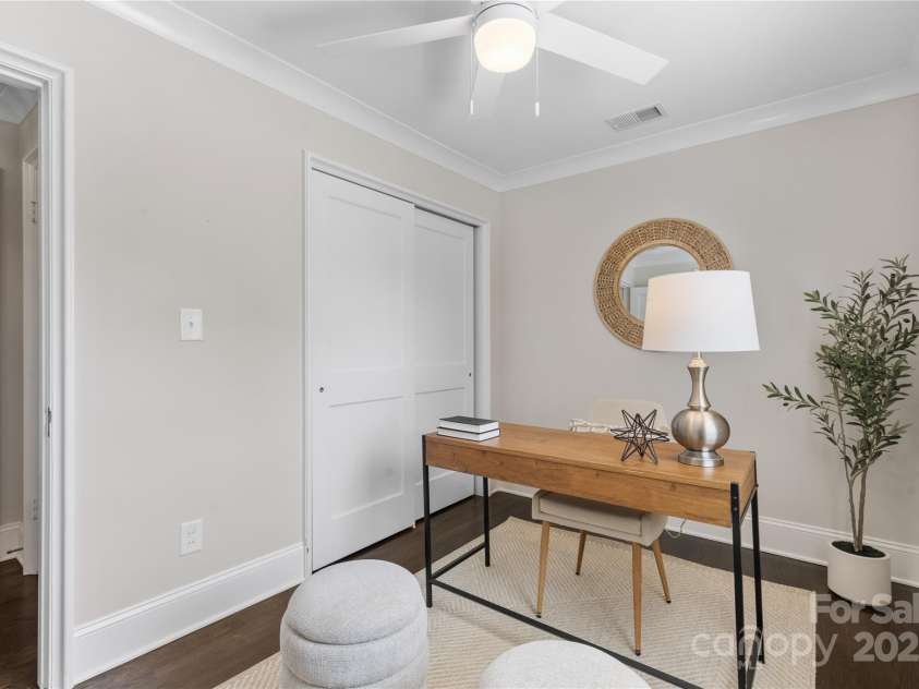 404 Wakefield Drive, Charlotte, NC 28209.  MLS# CAR4274705, YatesRealty ID 23777. 