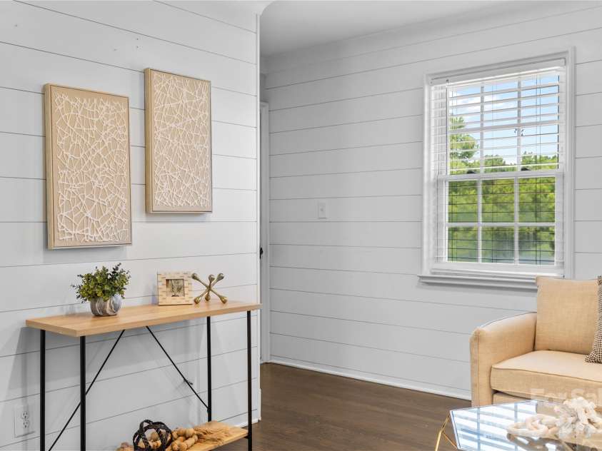 404 Wakefield Drive, Charlotte, NC 28209.  MLS# CAR4274705, YatesRealty ID 23777. 