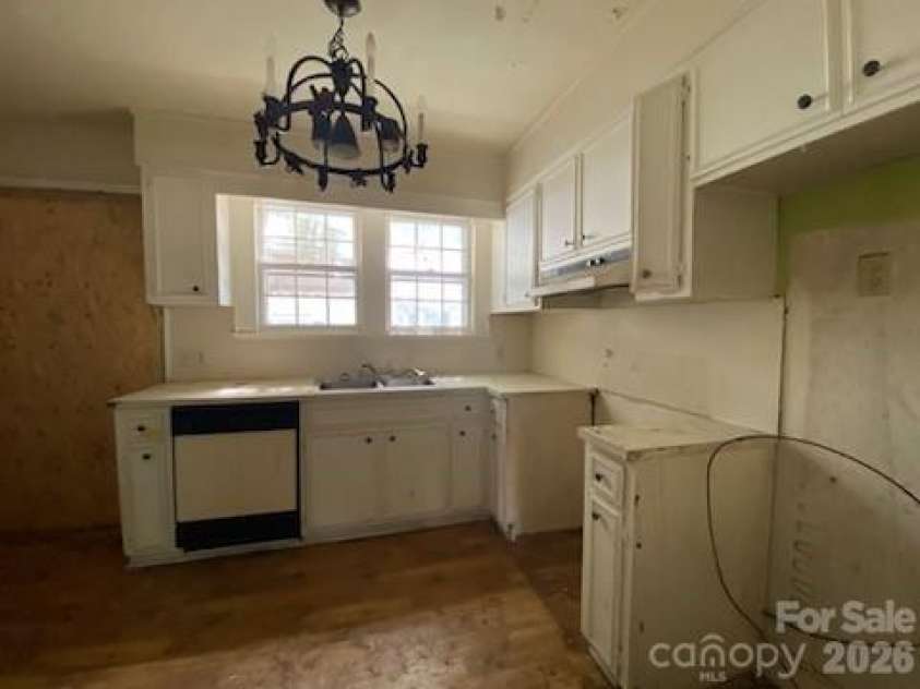 413 Rice Street, Hamlet, NC 28345.  MLS# CAR4382214, YatesRealty ID 23777. 