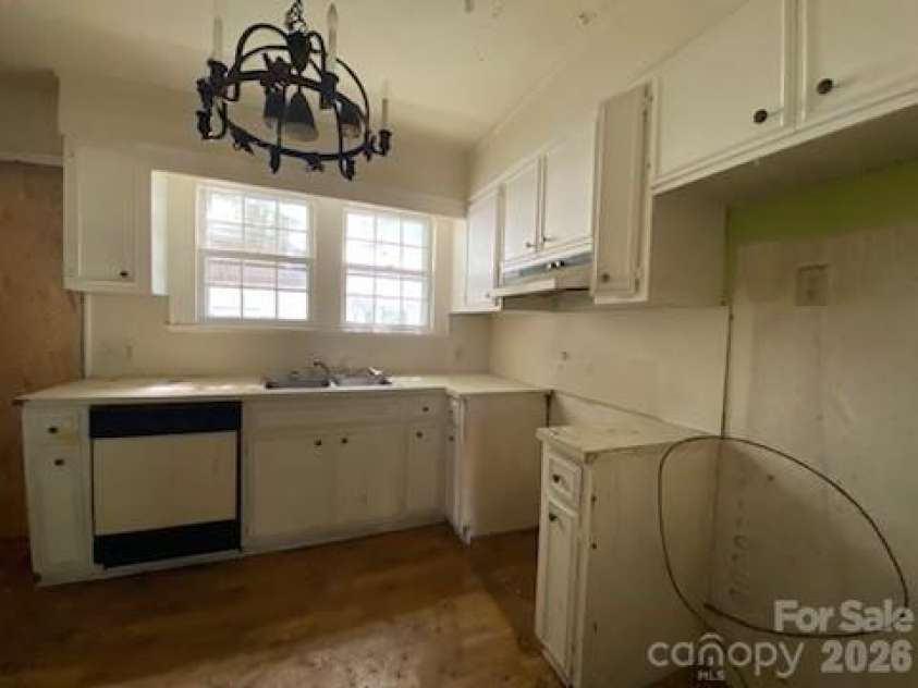 413 Rice Street, Hamlet, NC 28345.  MLS# CAR4382214, YatesRealty ID 23777. 