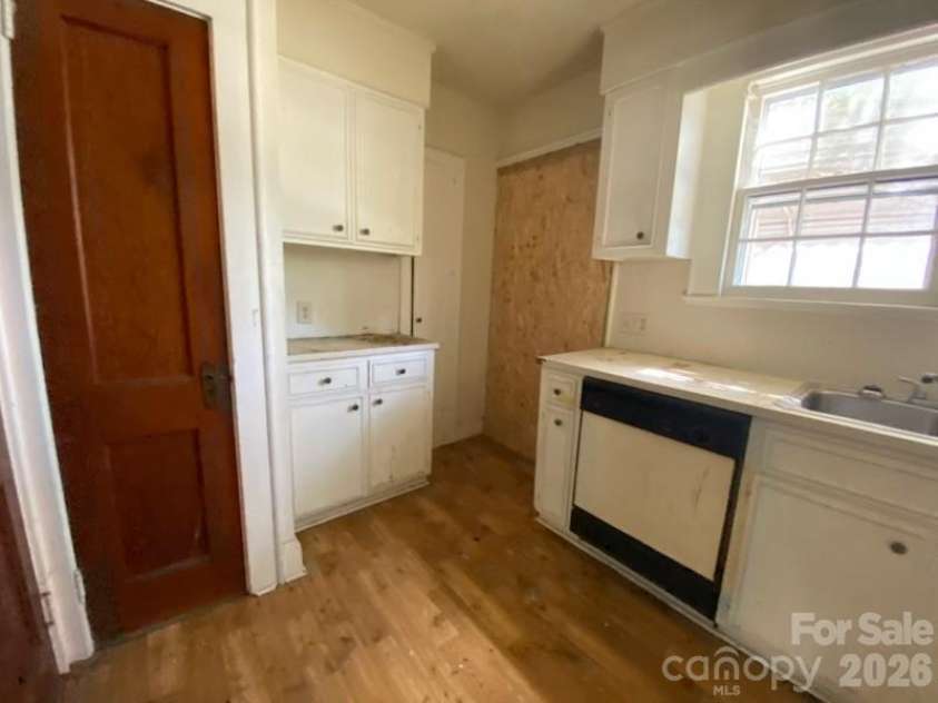 413 Rice Street, Hamlet, NC 28345.  MLS# CAR4382214, YatesRealty ID 23777. 