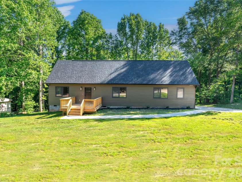 3425 Mission Trail, Lincolnton, NC 28092.  MLS# CAR4382062, YatesRealty ID 23778. 