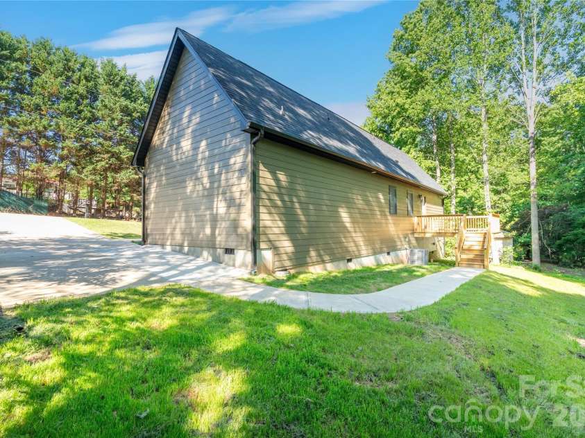 3425 Mission Trail, Lincolnton, NC 28092.  MLS# CAR4382062, YatesRealty ID 23778. 