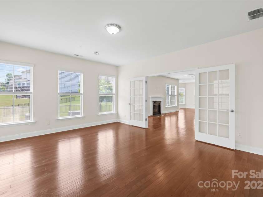 586 Brookhaven Drive, Fort Mill, SC 29708.  MLS# CAR4273576, YatesRealty ID 23778. 