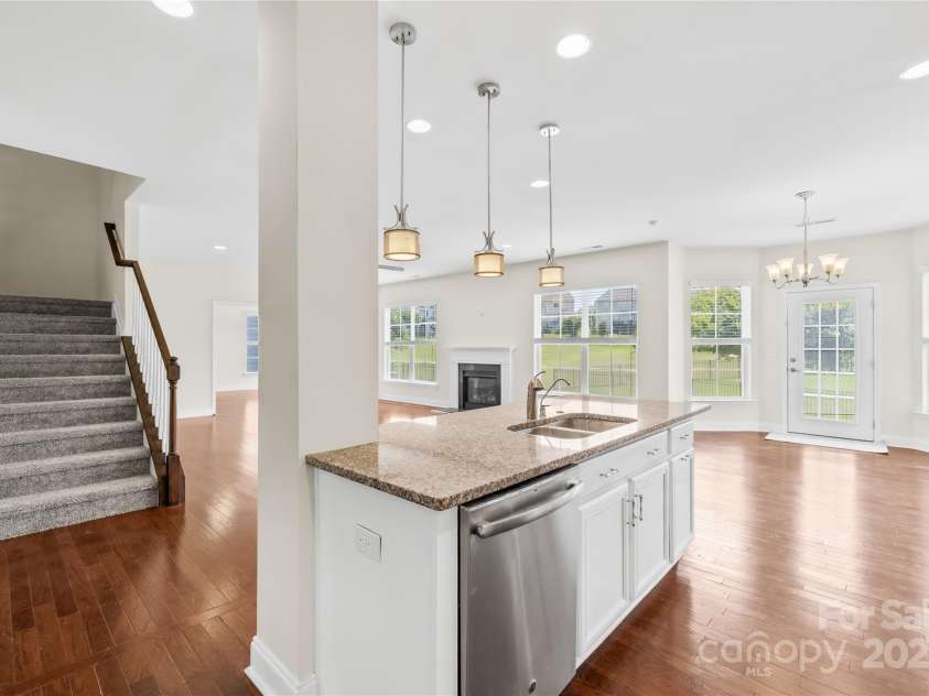 586 Brookhaven Drive, Fort Mill, SC 29708.  MLS# CAR4273576, YatesRealty ID 23778. 