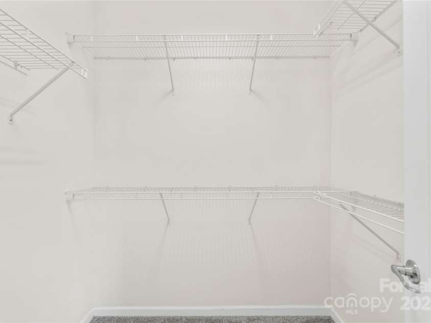 586 Brookhaven Drive, Fort Mill, SC 29708.  MLS# CAR4273576, YatesRealty ID 23778. 