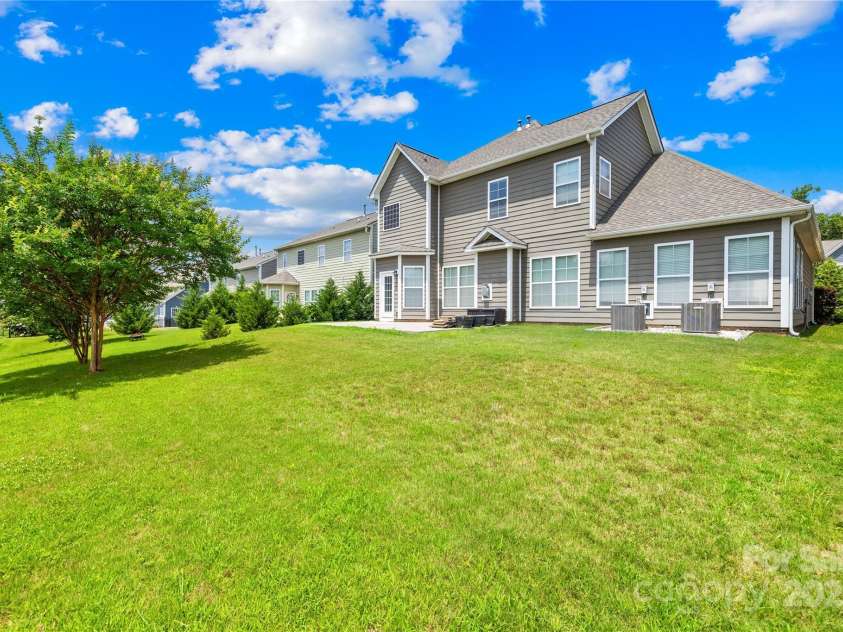 586 Brookhaven Drive, Fort Mill, SC 29708.  MLS# CAR4273576, YatesRealty ID 23778. 