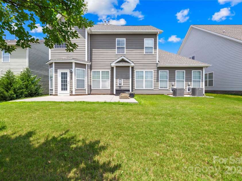 586 Brookhaven Drive, Fort Mill, SC 29708.  MLS# CAR4273576, YatesRealty ID 23778. 