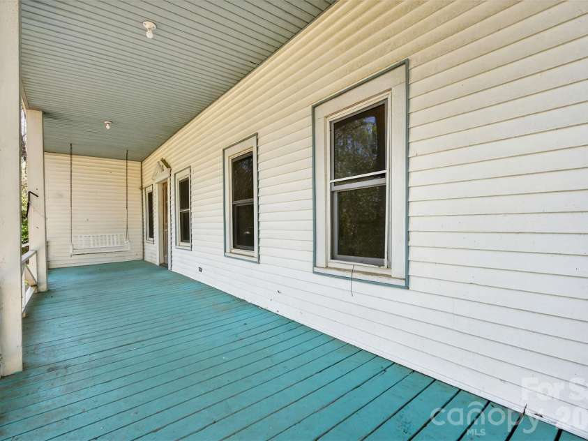 105 Poplar Street, Saluda, NC 28773.  MLS# CAR4337766, YatesRealty ID 23779. 