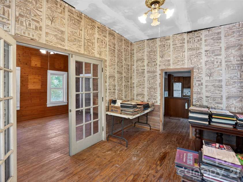 105 Poplar Street, Saluda, NC 28773.  MLS# CAR4337766, YatesRealty ID 23779. 