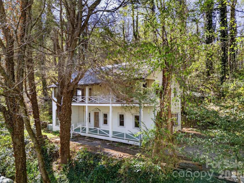 105 Poplar Street, Saluda, NC 28773.  MLS# CAR4337766, YatesRealty ID 23779. 