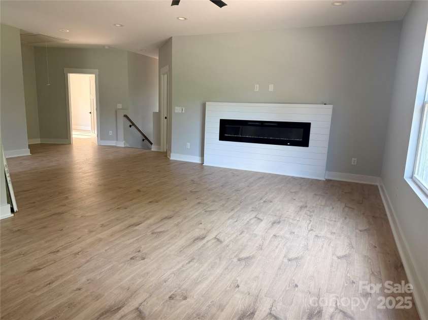 908 30th Avenue Drive, Hickory, NC 28601.  MLS# CAR4276650, YatesRealty ID 23779. 