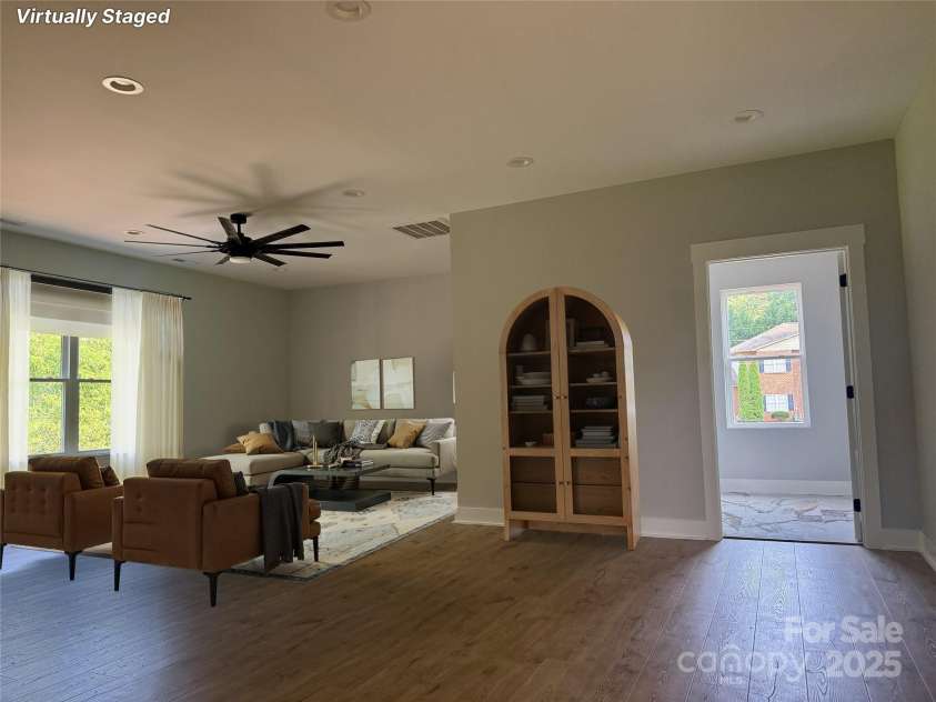 908 30th Avenue Drive, Hickory, NC 28601.  MLS# CAR4276650, YatesRealty ID 23779. 