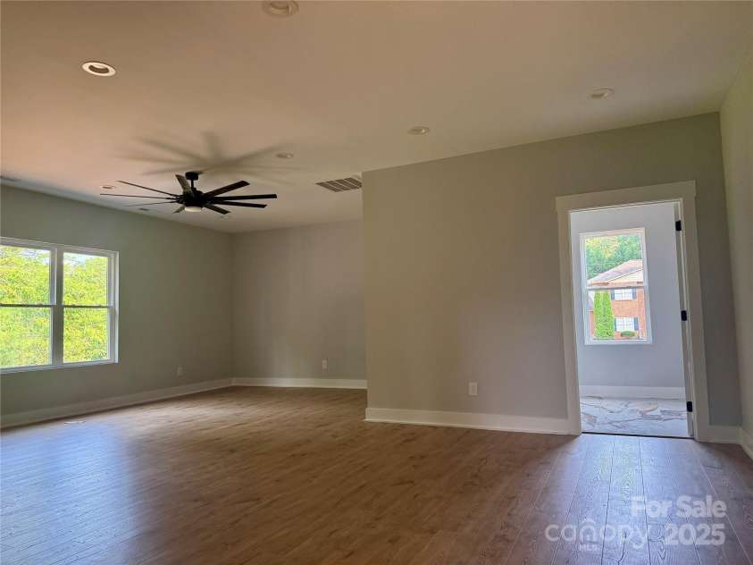 908 30th Avenue Drive, Hickory, NC 28601.  MLS# CAR4276650, YatesRealty ID 23779. 