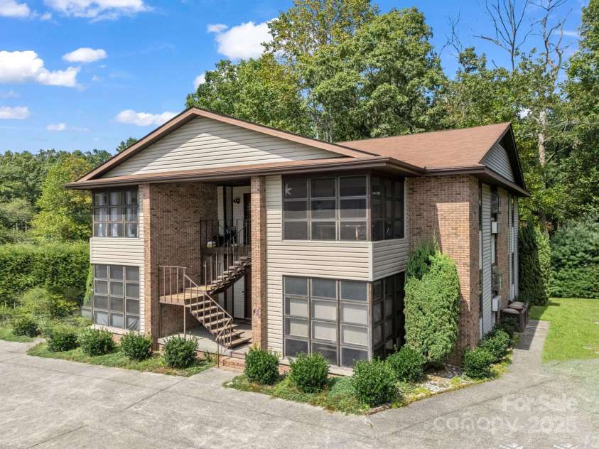 45 Indian River Road, Hendersonville, NC 28791.  MLS# CAR4305685, YatesRealty ID 2378. 