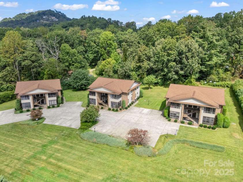 45 Indian River Road, Hendersonville, NC 28791.  MLS# CAR4305685, YatesRealty ID 2378. 