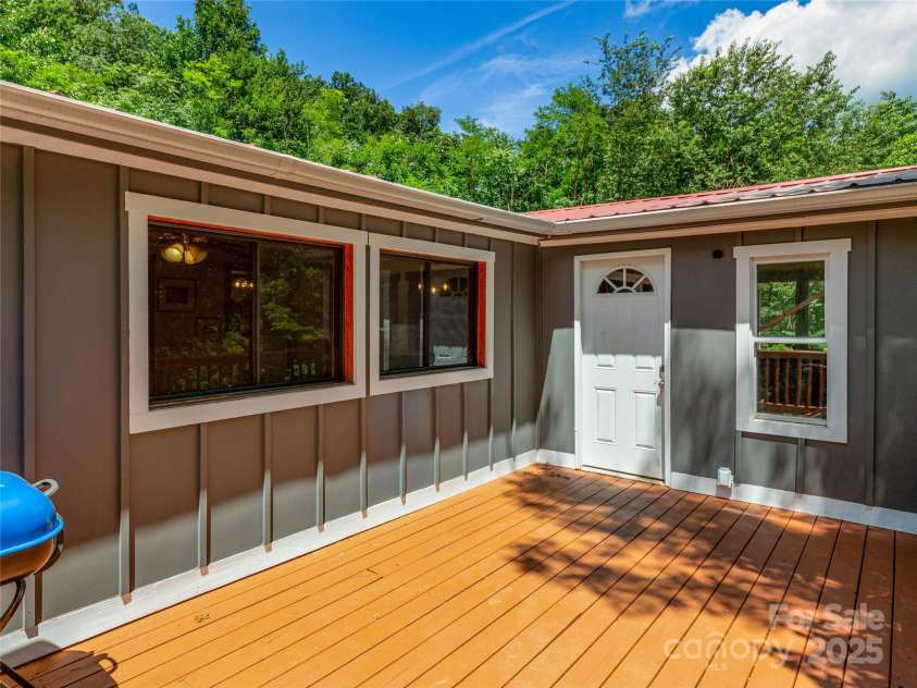 124 Cozy Cove Lane, Saluda, NC 28773.  MLS# CAR4274827, YatesRealty ID 23780. 