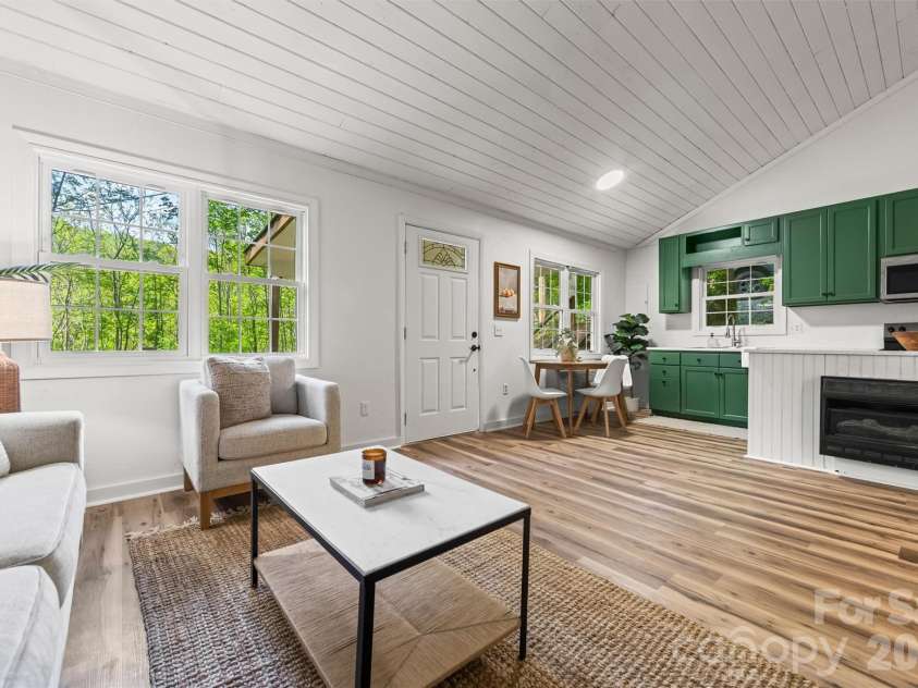 193 Sams Hill, Sylva, NC 28779.  MLS# CAR4379305, YatesRealty ID 23781. 