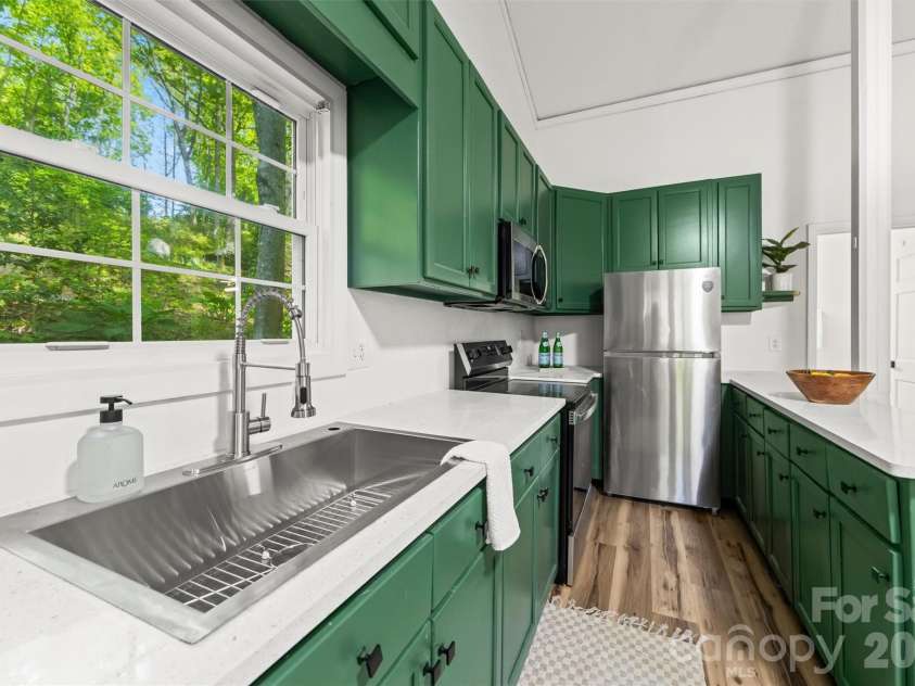 193 Sams Hill, Sylva, NC 28779.  MLS# CAR4379305, YatesRealty ID 23781. 