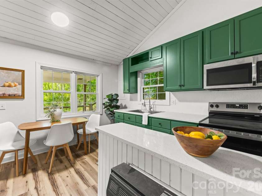 193 Sams Hill, Sylva, NC 28779.  MLS# CAR4379305, YatesRealty ID 23781. 