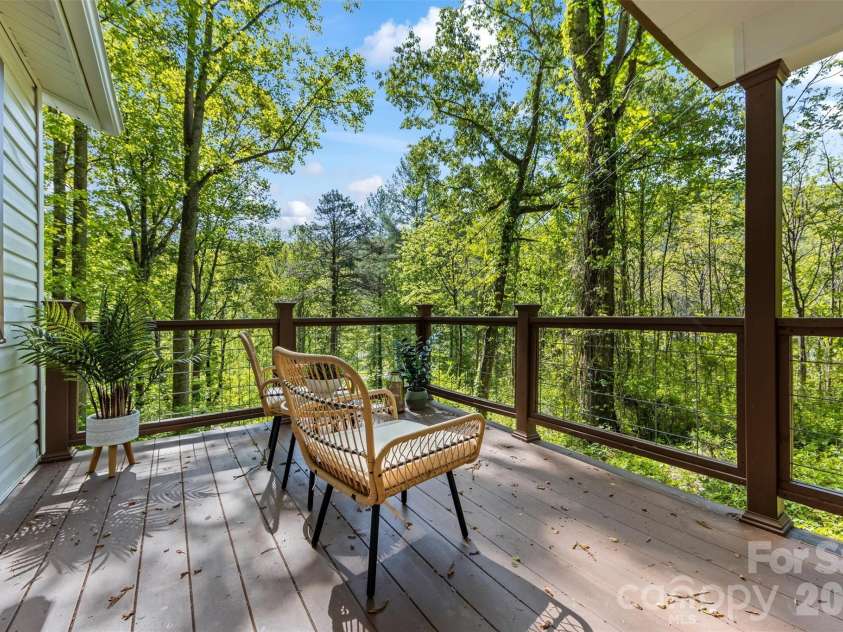 193 Sams Hill, Sylva, NC 28779.  MLS# CAR4379305, YatesRealty ID 23781. 