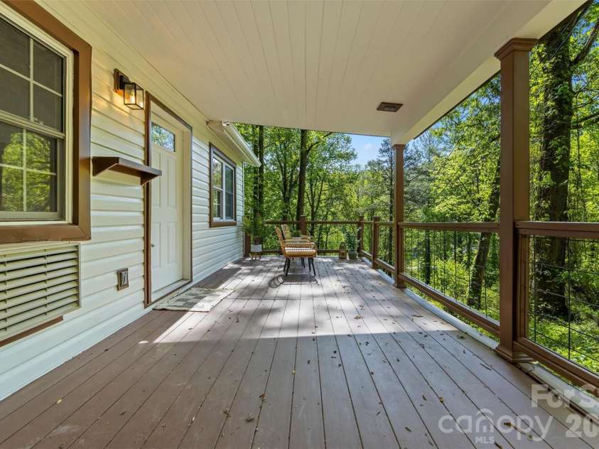 193 Sams Hill, Sylva, NC 28779.  MLS# CAR4379305, YatesRealty ID 23781. 