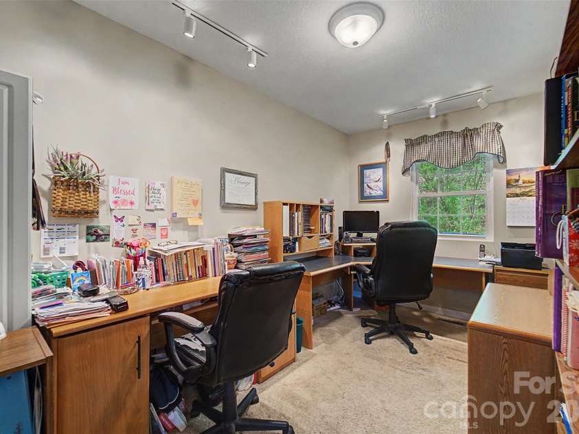 201 Windcrest Ridge, Sylva, NC 28779.  MLS# CAR4367341, YatesRealty ID 23782. 