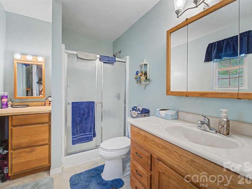201 Windcrest Ridge, Sylva, NC 28779.  MLS# CAR4367341, YatesRealty ID 23782. 