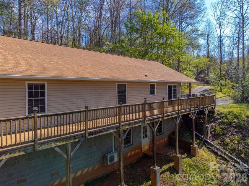 201 Windcrest Ridge, Sylva, NC 28779.  MLS# CAR4367341, YatesRealty ID 23782. 