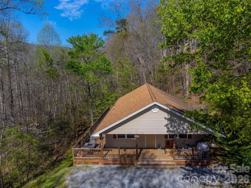 201 Windcrest Ridge, Sylva, NC 28779.  MLS# CAR4367341, YatesRealty ID 23782. 