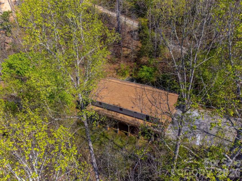 201 Windcrest Ridge, Sylva, NC 28779.  MLS# CAR4367341, YatesRealty ID 23782. 